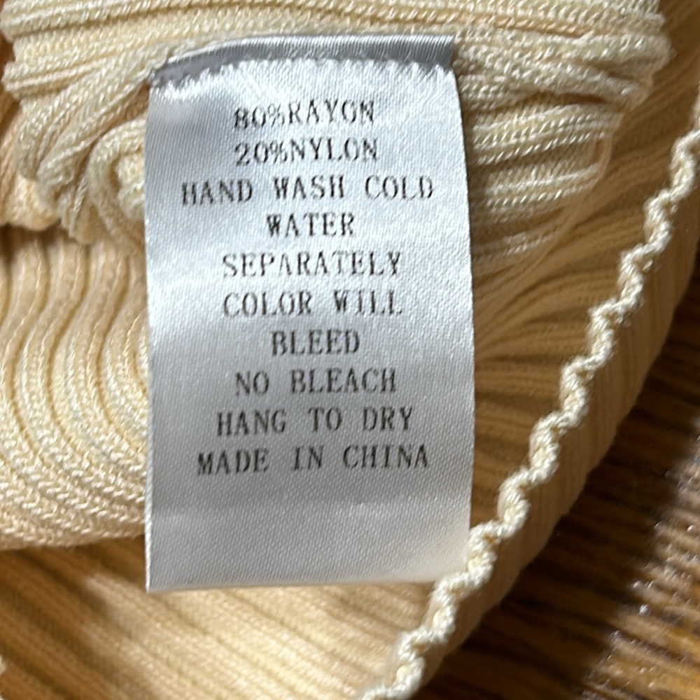 Hazel & Olive ribbed knit cream color cut out dress. Size OS. - Picture 4 of 9